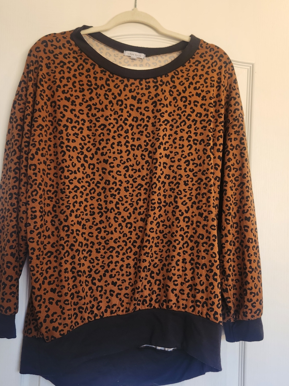 white birch Leopard Print Crewneck Shirt in Camel and Black M Euc